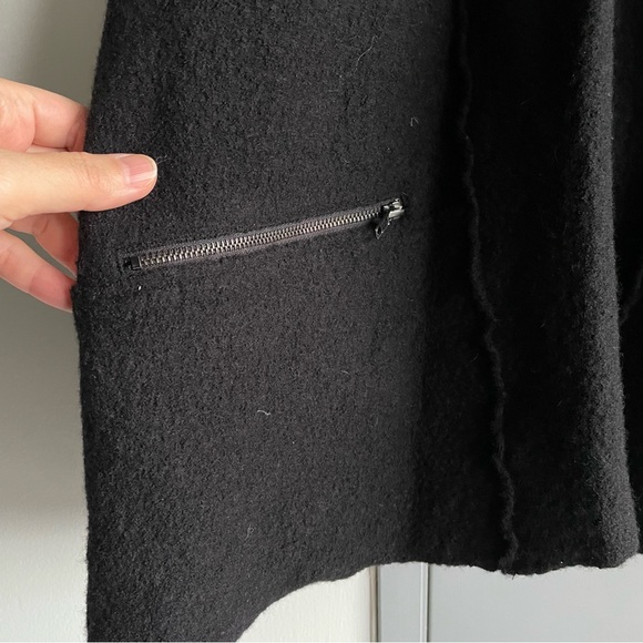 TAHARI 100% Merino Wool Black Vest - Picture 3 of 8